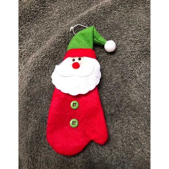 Rustic Sleigh full of Christmas ornaments - Picture 2 of 10